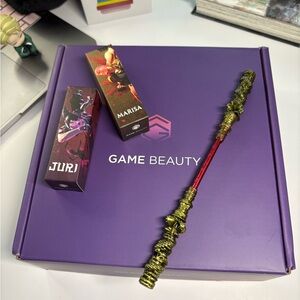 Game Beauty Box with Jingubang Lip Brush and Hue-ligan Lipsticks